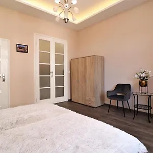 King Charles Residences , Budapest Ungheria