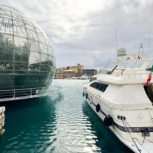 Bb Boat Lady A Botel
